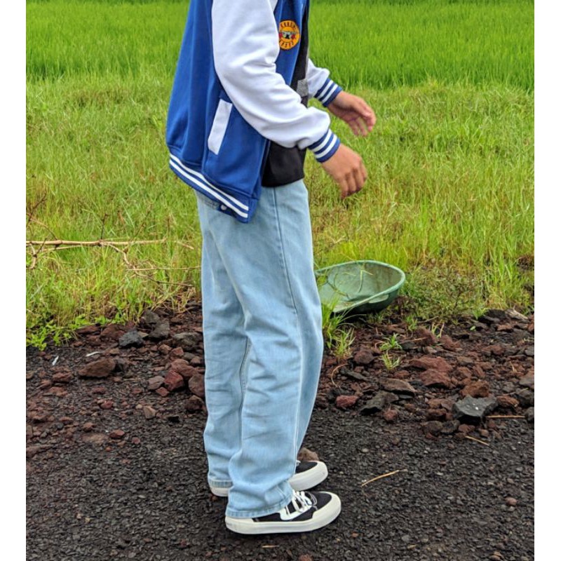 Celana Jeans Standar Baggy Warna Biru Muda