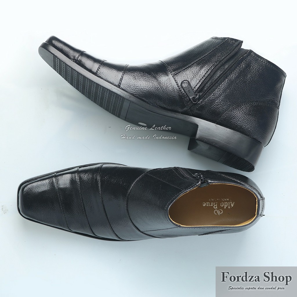 Sepatu Boot Pria Formal Resleting Kulit Asli Kantoran Kerja PDH Security Warna Hitam BOOTS02