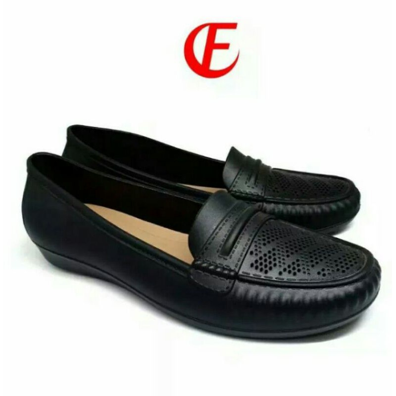 TJ707 - Sepatu Fantopel Karet Hitam Fuhaha Polos Motif Lubang Size 36 - 40