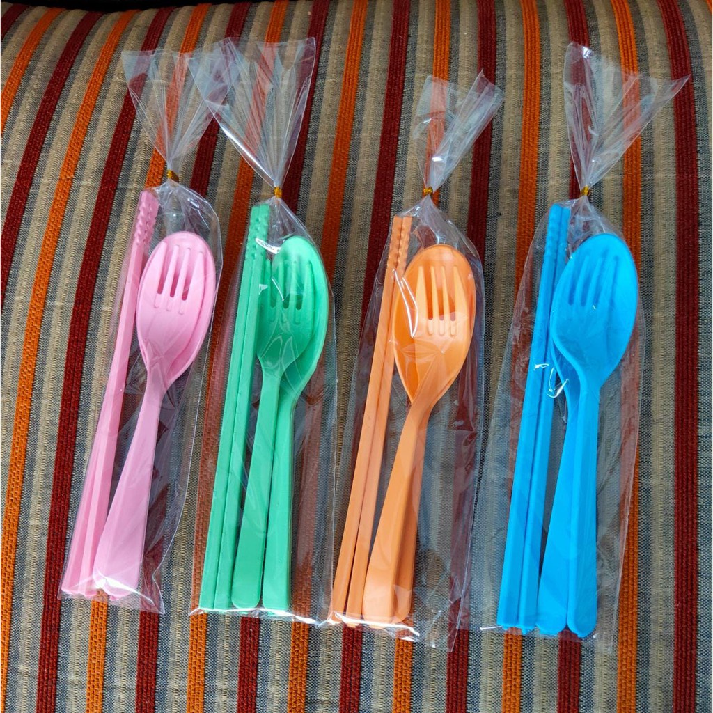 Souvenir 1 SET Sendok Garpu Sumpit Travel