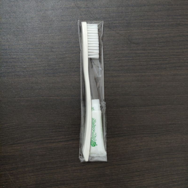 100 Sikat gigi hotel Standar + Plastik Bening