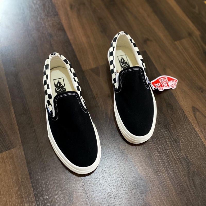 Vans checkerboard outlet sidewall slip on