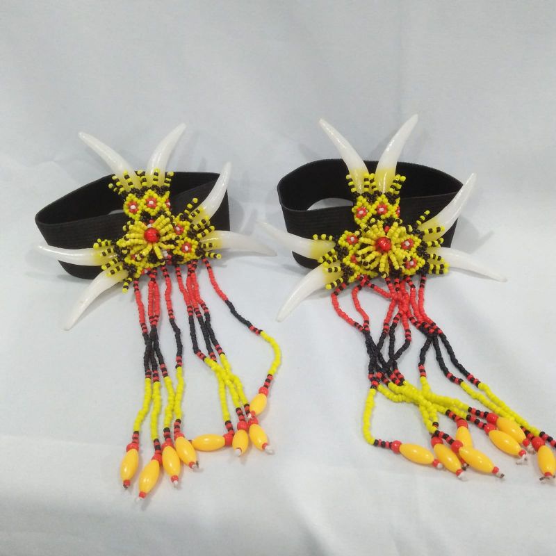 gelang lengan manik dayak kalimantan
