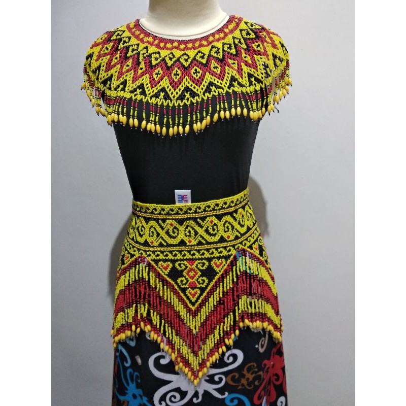 satu set kalung dan ikat pinggang (dewasa)