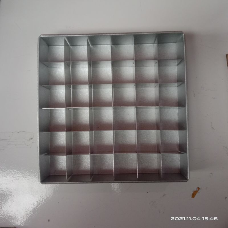 PROMO loyang dan sekat brownies 20x20 isi 36 lubang