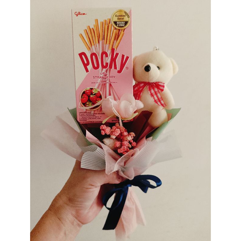 Buket bunga wisuda| buket Mini|birthday gift|buket bunga ulang tahun|bucket wisuda| hadiah pacar .